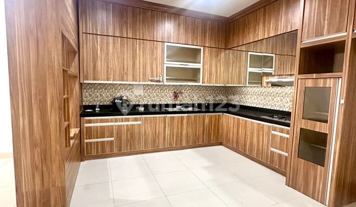 Rumah Green Lake City Semi Furnish Siap Huni