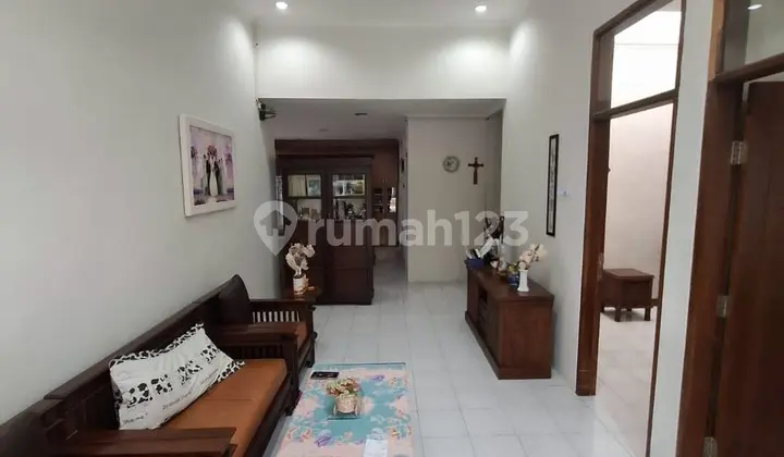 2-Storey House for Sale on Mainroad of Sanggar Hurip Housing, Soekarno Hatta Bypass