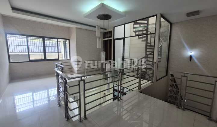 Dijual Rumah 2 Lantai Cluster Favorite di Singgasana Pradana Bandung