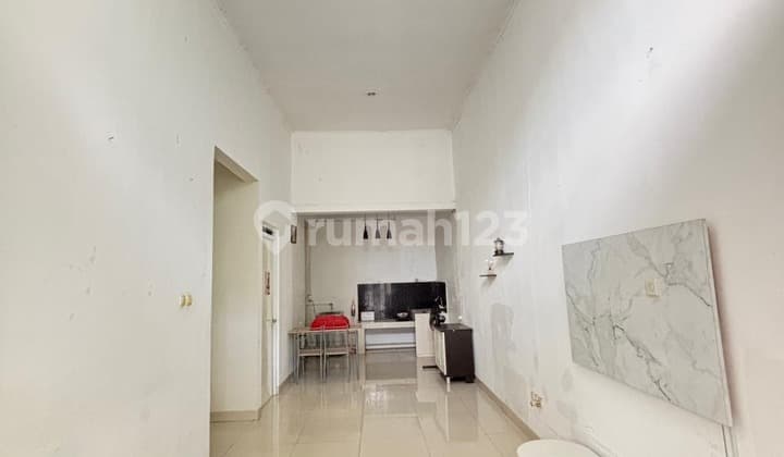 For Rent: Ready-to-Occupy House in a Safe, Comfortable Environment on Jalan Manglid, Bandung