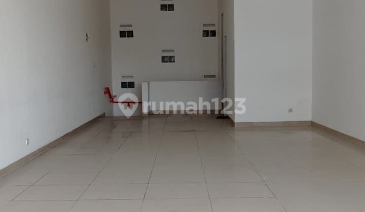 Disewakan atau Dijual Ruko 2,5 Lantai di Mainroad Kopo