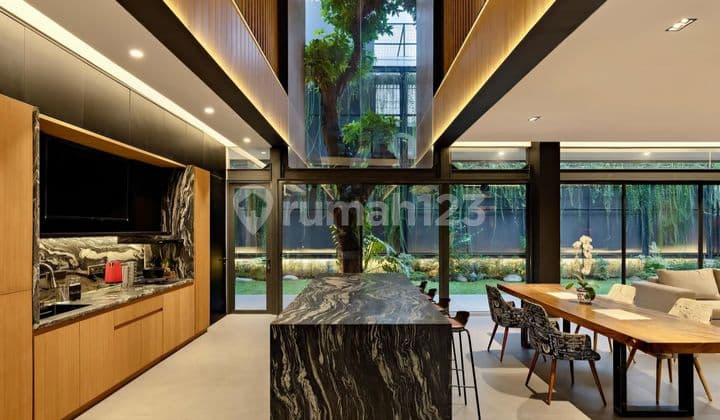 Kebayoran Baru, Brand New Tropical Modern Design Prime Location, South Jakarta