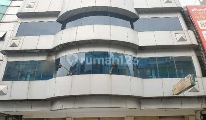 Kebayoran Baru, Ruko Gandeng 3 Siap Huni Ada Security Gate Area Hot Prospek, Jakarta Selatan