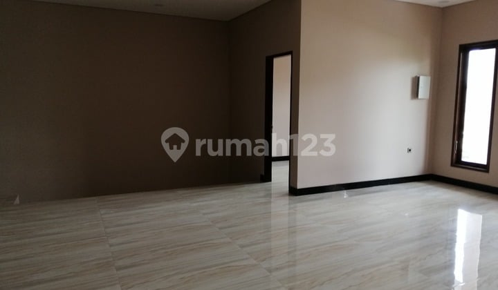 House For Sale Located in Kenyeri