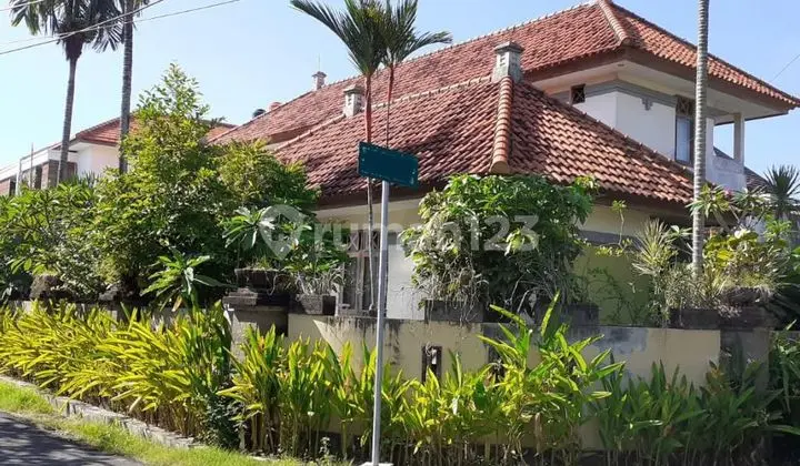 House For Sale Renon Location