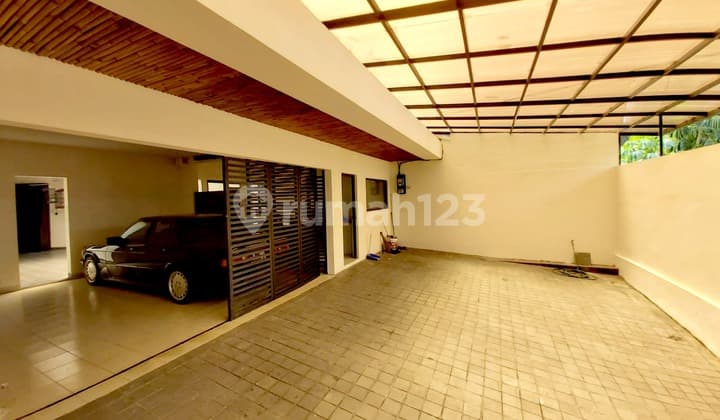 Disewakan Rumah Hunian Area Elite Simprug