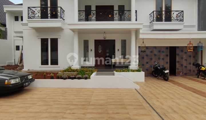 For Sale Modern House Cheap Price, Spacious Parking Area Cilandak