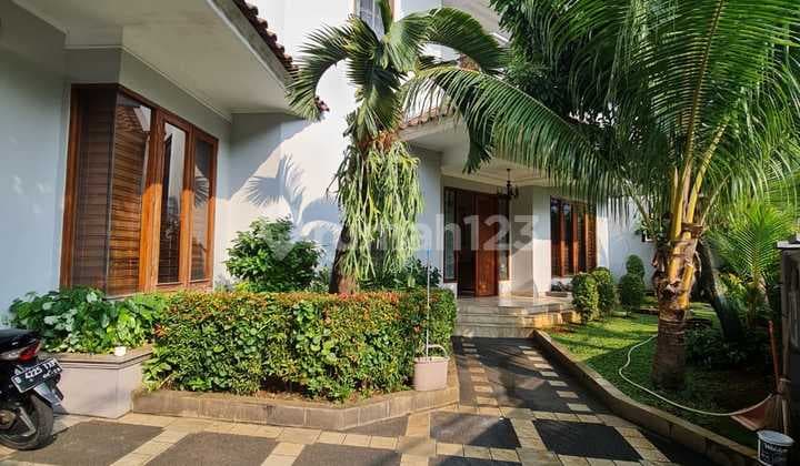 Dijual Rumah Classic 2 Lantai Area Niaga Hijau, Pondok Indah