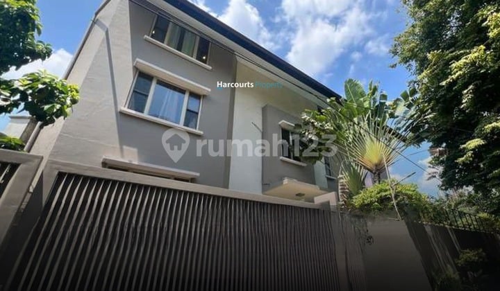 Disewakan Rumah Mewah Siap Huni Area Senopati Kebayoran Baru