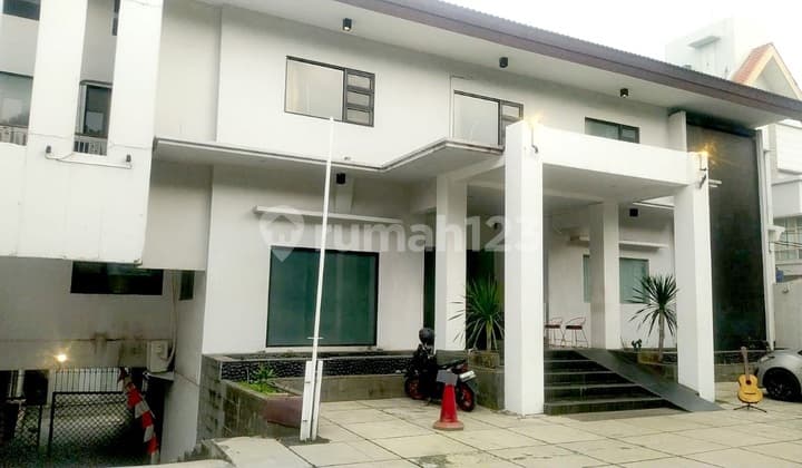 Disewakan Ruang Usaha Cocok Utk Kantor Atau Klinik Area Wijaya Kebayoran Baru