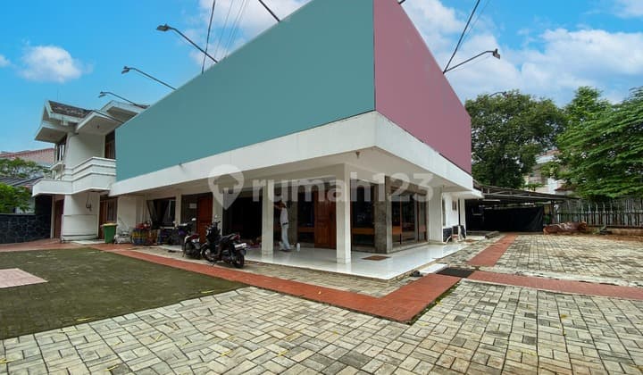 For Rent House Suitable for Office or Clinic in Senayan Area