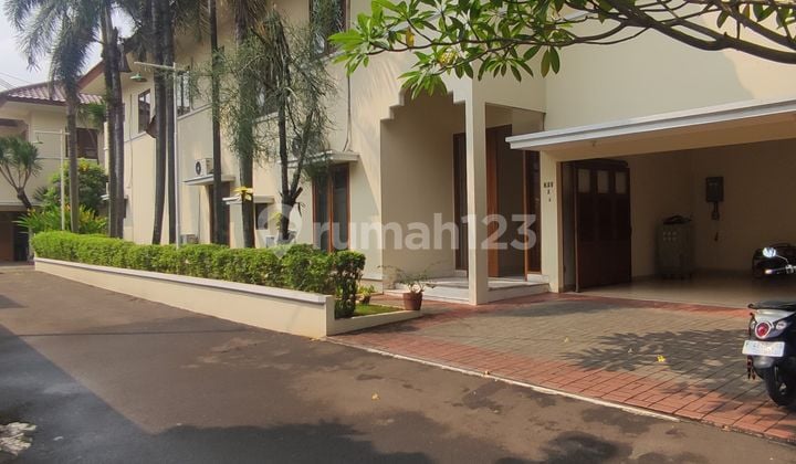 Disewakan Rumah Compound Siap Huni Area Kemang Harga Murah
