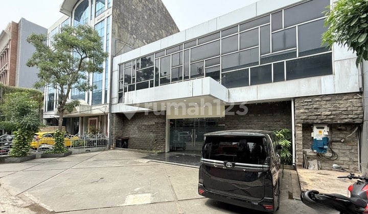 Disewakan Mini Building Lokasi Komersial Area Woltermonginsidi Kebayoran Baru