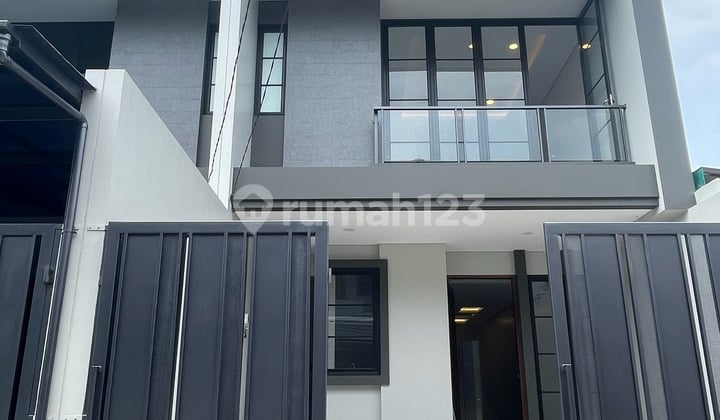 Rumah Mewah Di Sinrise Garden Jakarta Barat