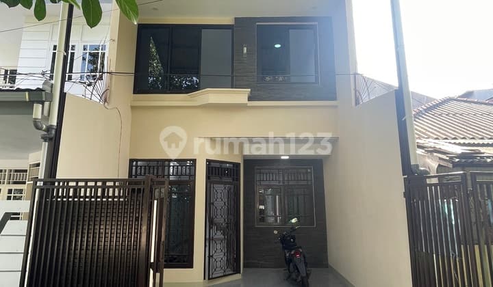 Rumah Siap Huni Di Tanjung Duren