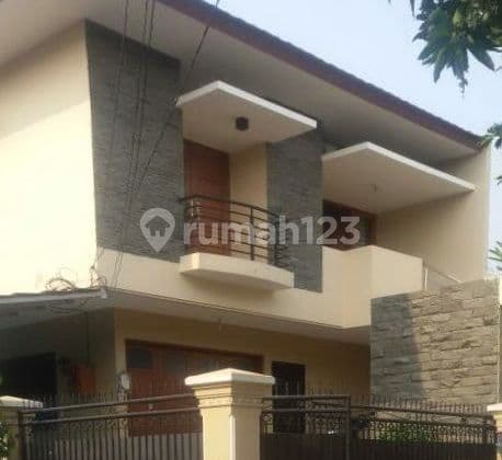 Rumah 3 Lantai Shm Bagus Selatan