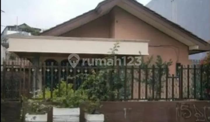 Quick Sale House in Petojo Melintang, Suitable for Boarding House/Office/Other Businesses