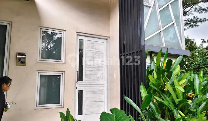 Rumah Mewah Ada Kolam Renang Dkt Stasiun Tol BSD