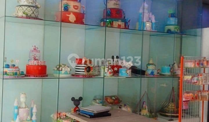 For Sale: Ready-to-Use Shop House for Business on Jl Raya Ciputat, Tangsel