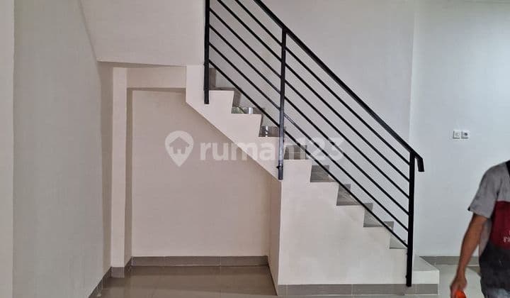 For Sale Beautiful House in Mahogany, Graha Bintaro