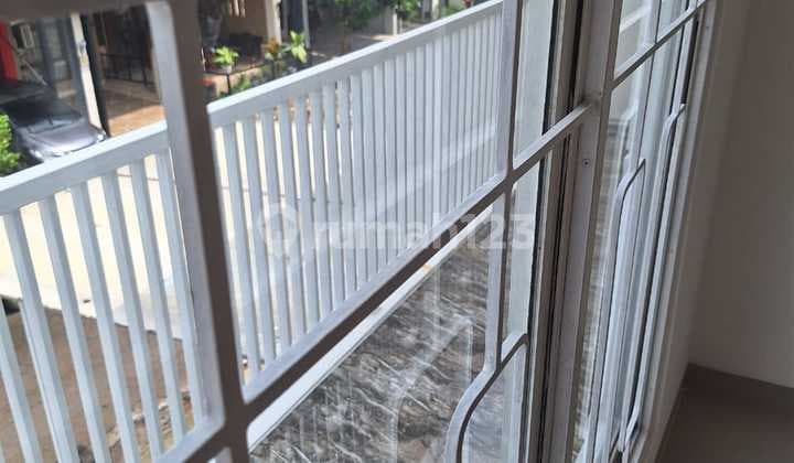 For Sale Luxury Ready-to-Occupy Emerald Bintaro House