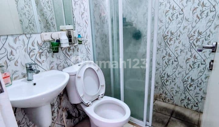 Rumah Cantik Bebas Banjir Dekat Stasiun Bintaro Tangsel