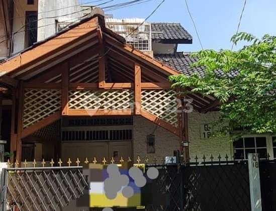 House Near Cipulir Permai Station and Toll Road, South Jakarta