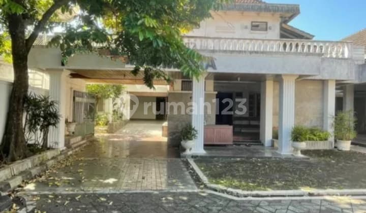 Rumah Tepat Di Pusat Kota Kudus Dekat Alun-alun Cocok Untuk Penginapan, Kantor, Rumah Tinggal Atau Bangunan Komersil Lainnya