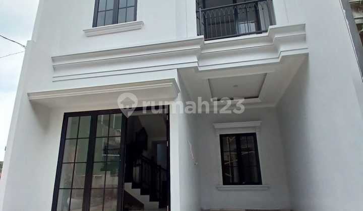 Rumah Siap Huni Dekat Stasiun Kereta Depok