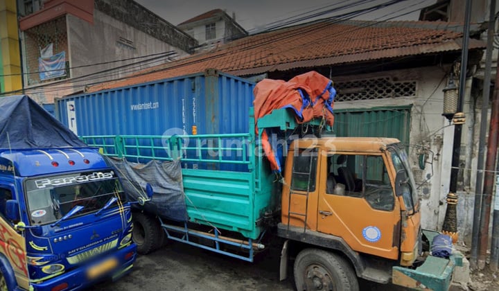 Shop house at Kh Mas Mansyur, Surabaya, 93 m² with SHM (Certificate of Ownership) Shop house at Kh Mas Mansyur, Surabaya, 93 m² with SHM (Certificate of Ownership)