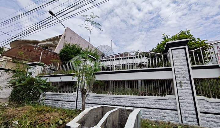 Rumah Hitung Tanah SHM Darmo permai, Surabaya