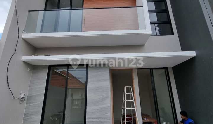 Rumah Bagus Baru Gress Minimalis Sutorejo