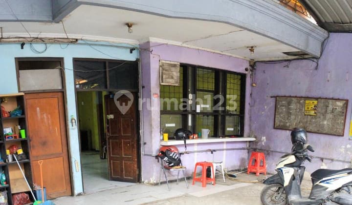 4-Story Good Leasehold House with SHM in Siwalankerto, Surabaya