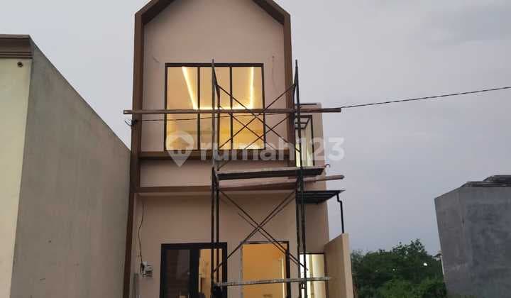 Rumah Lokasi sangat strategis dilengkapi Smart Lock System