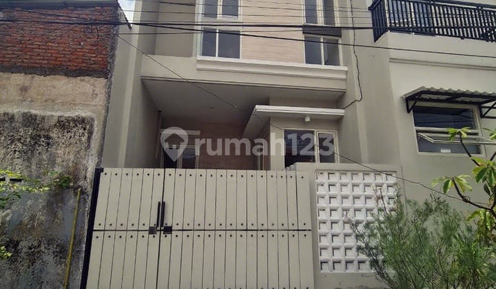 Rumah Baru Gress Minimalis Rungkut Menanggal