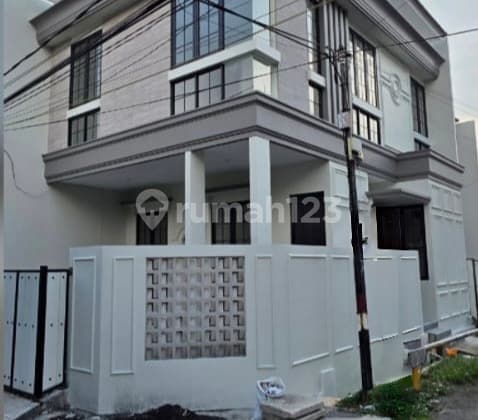 Rumah Bagus Unfurnished SHM Wiyung, Surabaya