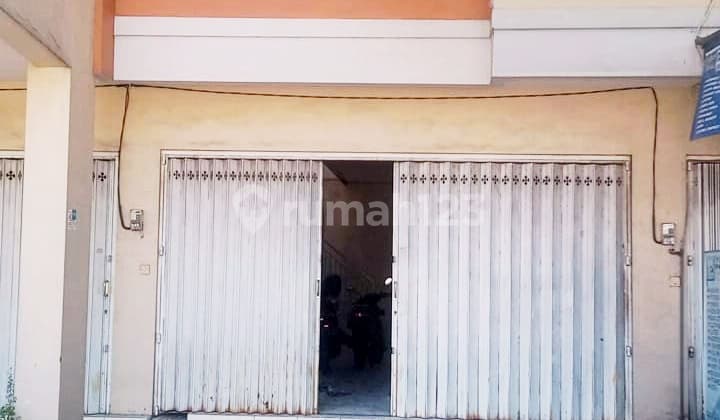 Shop House in Gunung Anyar, Surabaya, 120 m, Good Certificate of Ownership (SHM)