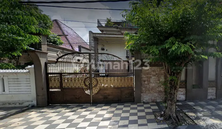 Rumah 2 Lantai Bagus SHM di Dekat Raya Darmo, Surabaya