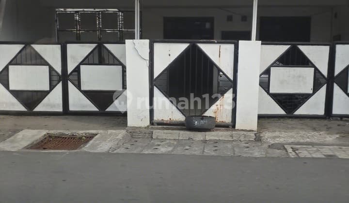 Nice House Unfurnished Freehold Certificate Kutisari, Surabaya