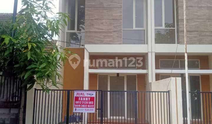 Rumah 2 Lantai Baru SHM di Intan Driyorejo Gresik, Gresik