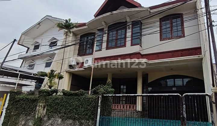 Rumah Bagus Unfurnished SHM Wonokromo, Surabaya Rumah Bagus Unfurnished SHM Wonokromo, Surabaya