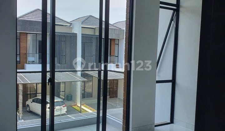 Rumah Cluster Kuningan Villange, Pik 2