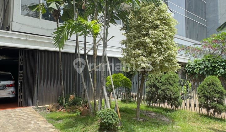 Rumah Tempat Usaha Jarang Ada Dilokasi Premium 2 Akses di Jakarta Pusat