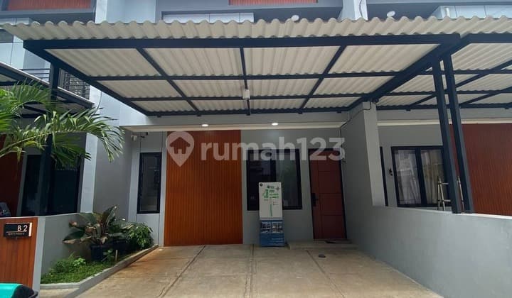 Rumah SHM 2 Lantai Lokasi Strategis Dekat dengan Alun Alun Kota