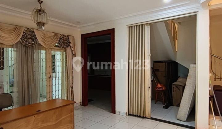 Disewakan Rumah 2 LT di Kartini Jakarta Pisat