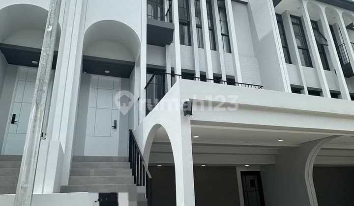 Disewakan Rumah 3Lt Semi Furnish Cluster Aether Greenwich BSD
