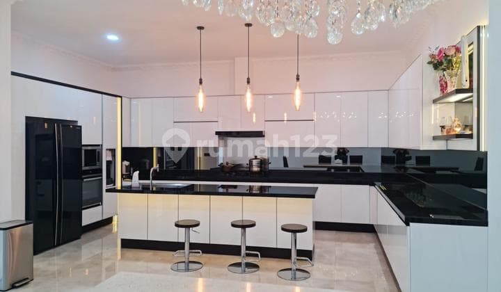 Dijual Rumah Mewah Rapi, Siap Huni Renata Cluster Alba Alam Sutera