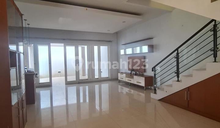 Dijual Rumah 2Lt Semi Furnish Onyx Alam Sutera