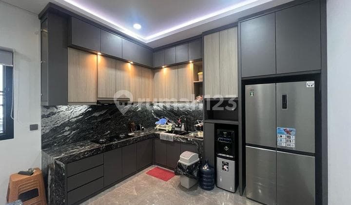 Dijual Rumah Hoek Furnish 3Lt Kav Dki Meruya Jakarta