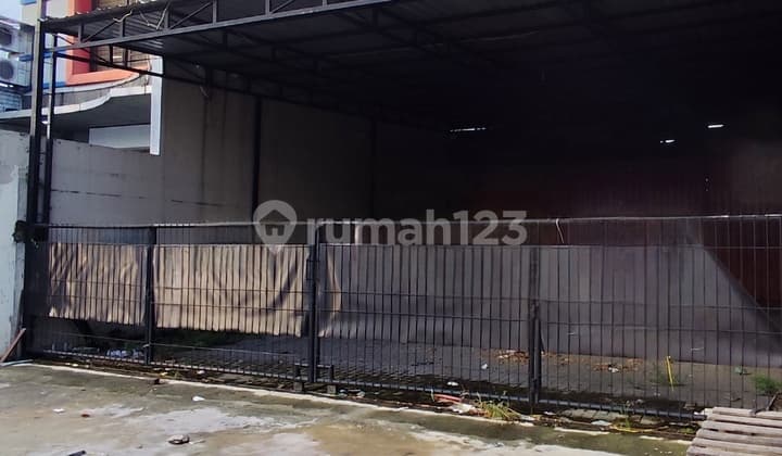 RENT A STRATEGIC WAREHOUSE ON JL. RAYA MAJAPAHIT